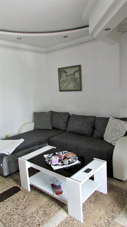 B&s * Belgrade