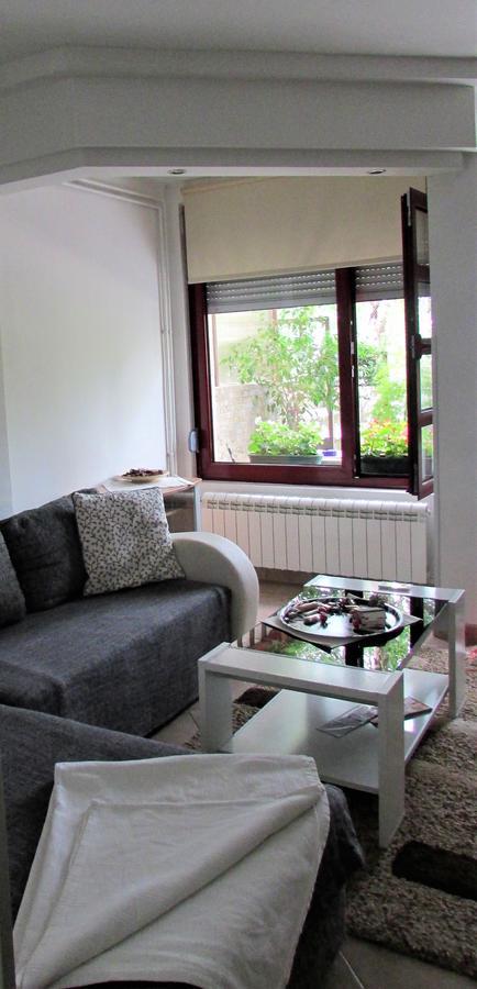 Apartment B&s